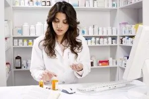 pharmacist कैसे बने - फार्मासिस्ट कैसे बने - केमिस्ट कैसे बने - chemist kaise bane -